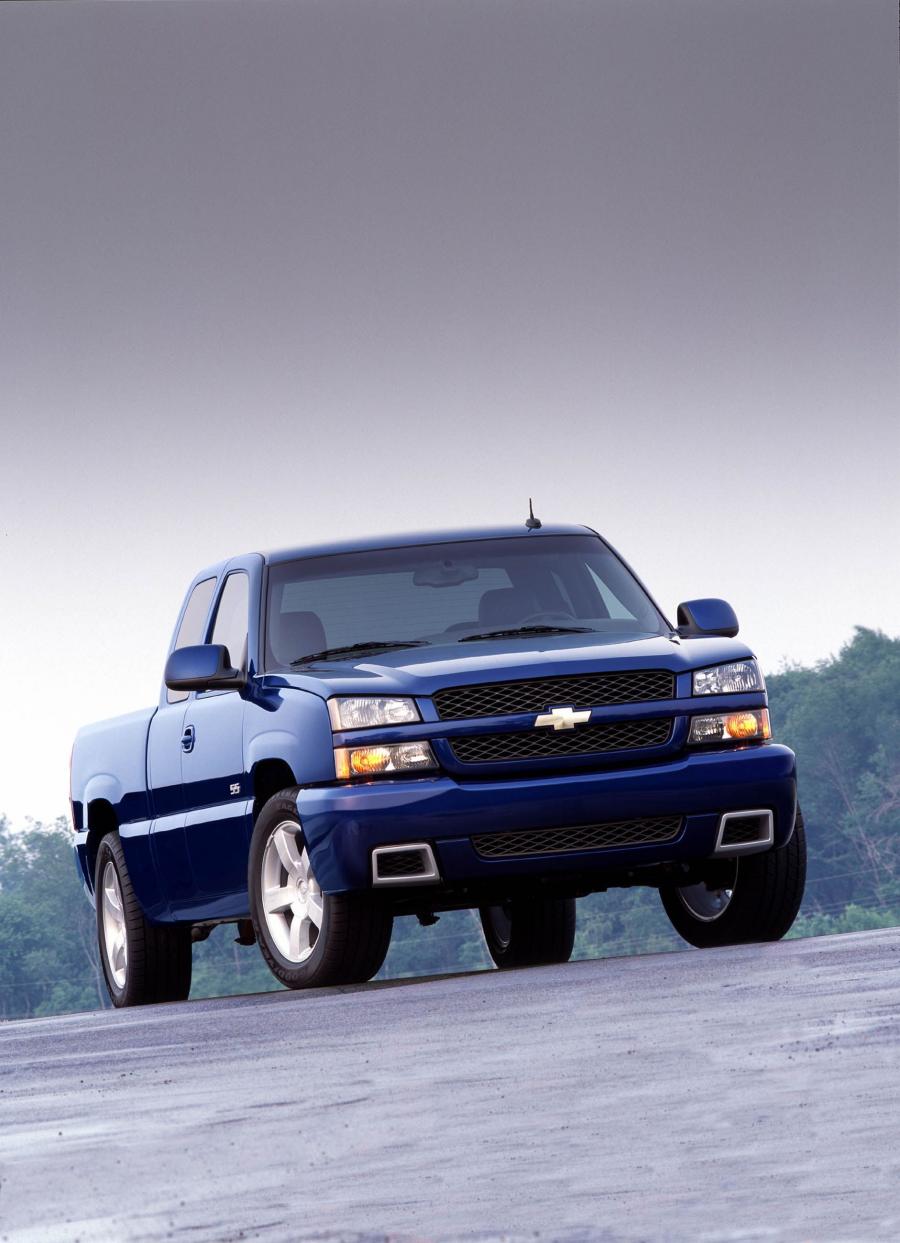  Chevrolet Silverado SS 2004 года  (фото 27 из 38)